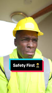 A Health & Safety Nightmare 😅 #Construction #Builder #Safety #Buildin...