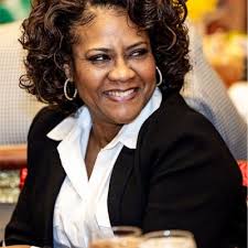 Transforming a weathered government building with pressure washing