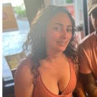 Jessica Menzel's Instagram, Twitter & Facebook