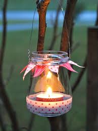 Windlicht Aus Altem Marmeladen Glas Mit Masking Tape Aufgehubscht In 2020 Windlichter Basteln Windlichter Basteln Sommer Windlicht