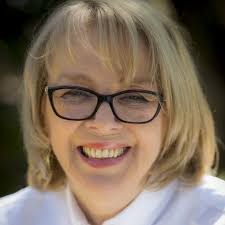 The Purple Poppy Horse Coat, made up of 930 poppies donated from all over  Australia, was meticulously crafted by a dedicated group of social crafters  in Kalinga at The Community Place. The