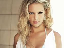 Katherine heigl played izzie stevens from season one to season six of grey's anatomy. Katherine Heigl It Was Tough Being Away From Kids English Movie News Times Of India