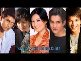 Ost siapa takut jatuh cinta reborn saat ku jatuh cinta sebetulnya lagu lawas yang telah dipopulerkan terlebih dahulu oleh group musik six sounds project (s.s.p) mereka merupakan group yang bermarkas di bandung. 6 Bukti Siapa Takut Jatuh Cinta Langsung Banyak Disukai News Entertainment Fimela Com
