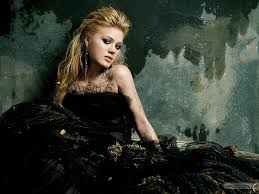Kelly brianne clarkson was born in fort worth, texas, to jeanne ann (née rose), a first grade english teacher, and stephen michael clarkson, a former engineer. Hd Wallpaper Kelly Clarkson 2 Young Adult Beauty Young Women Hair One Person Wallpaper Flare