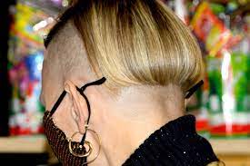 Modern and always at the forefront of the trend, she dares the short haircut and even displays a rather rock style (for a crowned head). Princess Charlene Of Monaco Got An Edgy Asymmetrical Haircut