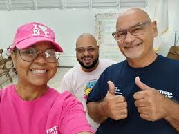 Equipo a cargo de las Experiencias de Capilla Abu Alexis, Tío Luis y Titi  Debbie Deseándoles un fin de semana lleno de alegría y del amor de Dios  #OrgulloCBC #colegiobautistadecaguas #cbcsummercamp #CampamentoDeVerano #