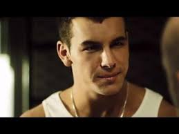 La eterna lucha entre el bien y el mal. Cortometraje Gay Dinero Facil Mario Casas Youtube