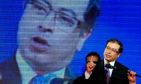 El ex guerrillero Gustavo Petro gana la alcaldía de Bogotá