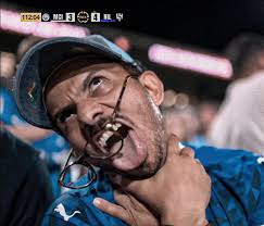 Yo cuando me descuido comiendo pescado en el Lago” A ver, continúen  ustedes…😂