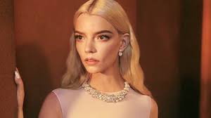 Image result for tbn:HFtWAzeSwhW-3M::upload.moldova.org/movie/actors/s/salma_hayek/thumbnails/tn2_salma_hayek_4.jpg