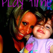 Sasha Kinsey's Instagram, Twitter & Facebook