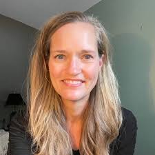 Leslie Brunner's Instagram, Twitter & Facebook