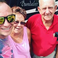 🐑 Will Roberts from Victoria Downs near Morven has generously donated ewes  and 14 rams to a grazier near Quilpie, who lost thousands of head of sheep  in the flood. 👏 A