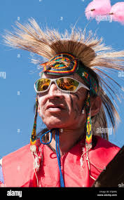 Elder canadian aboriginal man hi-res stock photography and images