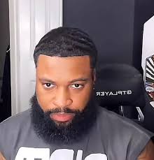 Two grown men are going back and forth about the Queen 👀👀 🚩🚩Check  Comments 🚩🚩