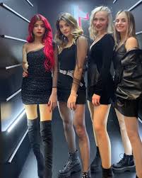 Cemre Solmaz Instagram Da Bir Fotograf Paylasti Tiktok Un Kraliceleri Profilindeki 44 Fotograf Ve Videoyu Gor 2020 Moda Kombinleri Kizlar Moda