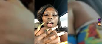 SailormoonPlips spit tits + finger pussy in car