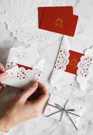 57 Ideen Zum Thema Geschenke Verpacken Und Verzieren Schenken Sie Ihren Lieblingsmenschen Freude Papierdeckchen Gutschein Gestalten Geschenke