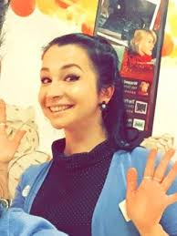 Nadia (@petite_rieuse)