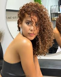 Cachos acobreados 🦊🧡🍂 . . . . . #cachospoderosos #cabeloacobreado  #curlyhair