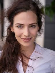 Thank you so much @casey.newell for this beautiful shooting in Cannes!!  #shooting #15minutes #cannes #cannesfilmfestival #headshot #headshots  #actress #grateful #talentedfotografer