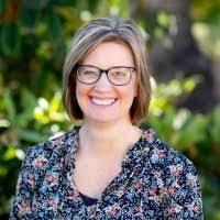 Leslie Whitaker's Instagram, Twitter & Facebook