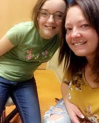 Amber Mote's Instagram, Twitter & Facebook