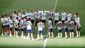 Federación alemana estudiará posibles consecuencias por debacle ante españa. Asi Es La Porra De La Eurocopa A La Que Juega Toda La Seleccion Eurocopa 2020 Cope