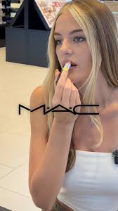 Popusti za ljubitelje parfema! Iskoristite 20% popusta u Cosmetics  parfimerijama!