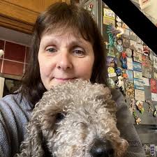 Do the Wiggles still collect roses for Dorothy and bones for Wags at  concerts?