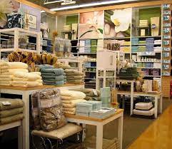 A Visual Merchandising Tip From Flourishing Retailers Visualmerchandising Store Design Interior Visual Merchandising Visual Merchandising Displays