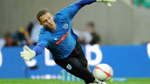 Scott paul carson (born 3 september 1985) is an english professional footballer who plays as a goalkeeper for premier league club manchester city, on loan from derby county of the championship. Loach In Carson Out Eurosport