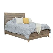 In the bedroom, in which oak wood furniture is installed, you feel comfortable and cozy, the whole atmosphere is conducive to calm and relaxation. Millersburg Bed Shipshewana Furniture Co