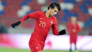 انتصر #منتخب_البرتغال على مضيفه #منتخب_لوكسمبورغ بثلاثة أهداف لواحد، أمس الثلاثاء، ضمن منافسات المجموعة الأولى من التصفيات المؤهلة لمونديال قطر 2022. Ø§Ù„Ø¹Ø§Ù„Ù… ÙŠØªØ±Ù‚Ø¨ 5 Ù…ÙˆØ§Ù‡Ø¨ Ø´Ø§Ø¨Ø© ÙÙŠ ÙŠÙˆØ±Ùˆ 2020