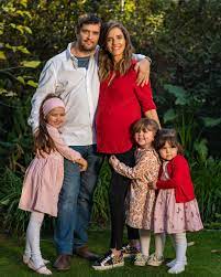 Hace poco nació nuestro sexto hijo, miguel. Maria Luisa Godoy Muestra Su Pancita De Embarazo En Sesion De Fotos Familiar