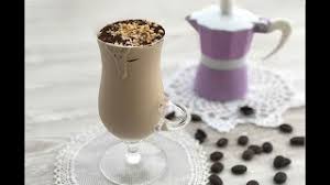 500 ml di alcool a 95 gradi( si trova in tutti i supermercati), 30 foglie di basilico, 2 limoni non trattati, 350g di zucchero, 700ml di acqua. Crema Di Caffe E Espressino Freddo Fatto In Casa Ecco Le Ricette Pugliain Net