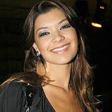 Show de Rafaela Ferrer no Café de la Musique