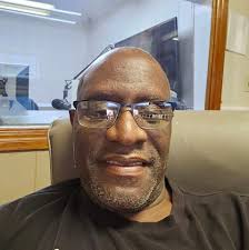 RIP LARRY KING (1933-2021) Here's a 2010 CNN video of him & LeBron shooting  hoops