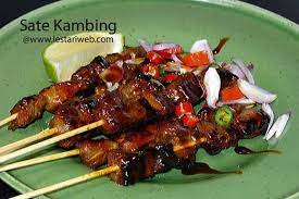 Most often made with chicken, beef or lamb, satay is commonly served with sambal kacang, a spicy peanut sauce, and acar ketimun, a simple cucumber pickle. Lammspiesse Resep Resep Makanan Resep Masakan Memasak