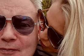 Eamonn Holmes and new girlfriend in cosy display after Ruth Langsford's  major move