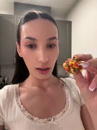 Sabrina Snow's Instagram, Twitter & Facebook