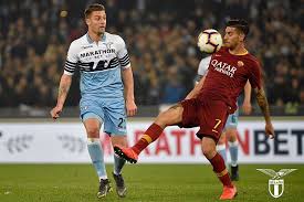 Roma sit a place and a point behind their rivals and also have a game in hand on napoli. Sejarah Singkat Derby Della Capitale Duel Panas As Roma Vs Lazio Okezone Bola