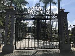 The court moved to the new palace in december 2011. Muzium Diraja Istana Negara Lama The Vi Cross Country Facebook