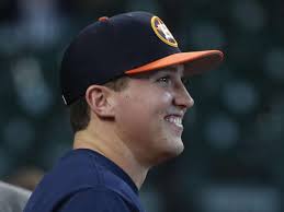 Top Astros draftee Korey Lee signs, gets taste of Minute Maid