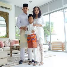 Mereka berpendapat, baju itu tidak menepati hukum syariah islam dan tidak sesuai dipakai ketika majlis akad nikah. Baju Raya Nora Danish Disamakan Alas Meja Media Hiburan