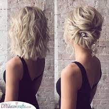 An Easy Twist Wedding Hairstyles For Medium Length Hair Short Wedding Hair Wedding Hairstyles Medium Length Hairstyles For Medium Length Hair Easy