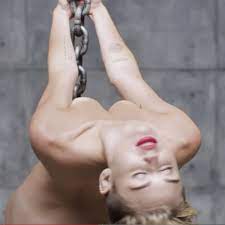Miley cyrus wrecking ball porn