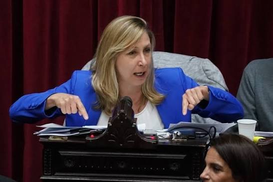 Desde el Partido Obrero acusan a Myriam Bregman de “coquetear con el  peronismo”  https://noticias.mitelefe.com/politica/desde-el-partido-obrero-acusan-a- myriam-bregman-de-coquetear-con-el-peronismo-pid2562767