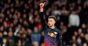 His potential is 85 and his position is cb. Ampadu Fifa 20 Potential