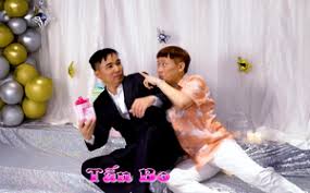 May 27, 2021 · bà phương hằng được khán giả chế ảnh, xuất hiện trên loạt poster phim dựa vào drama không có hồi kết với dàn sao việt. Co Ut PhÆ°Æ¡ng Má»¹ Chi Ca SÄ© PhÆ°Æ¡ng Quáº¿ NhÆ° Qua Ä'á»i á»Ÿ Tuá»•i 47